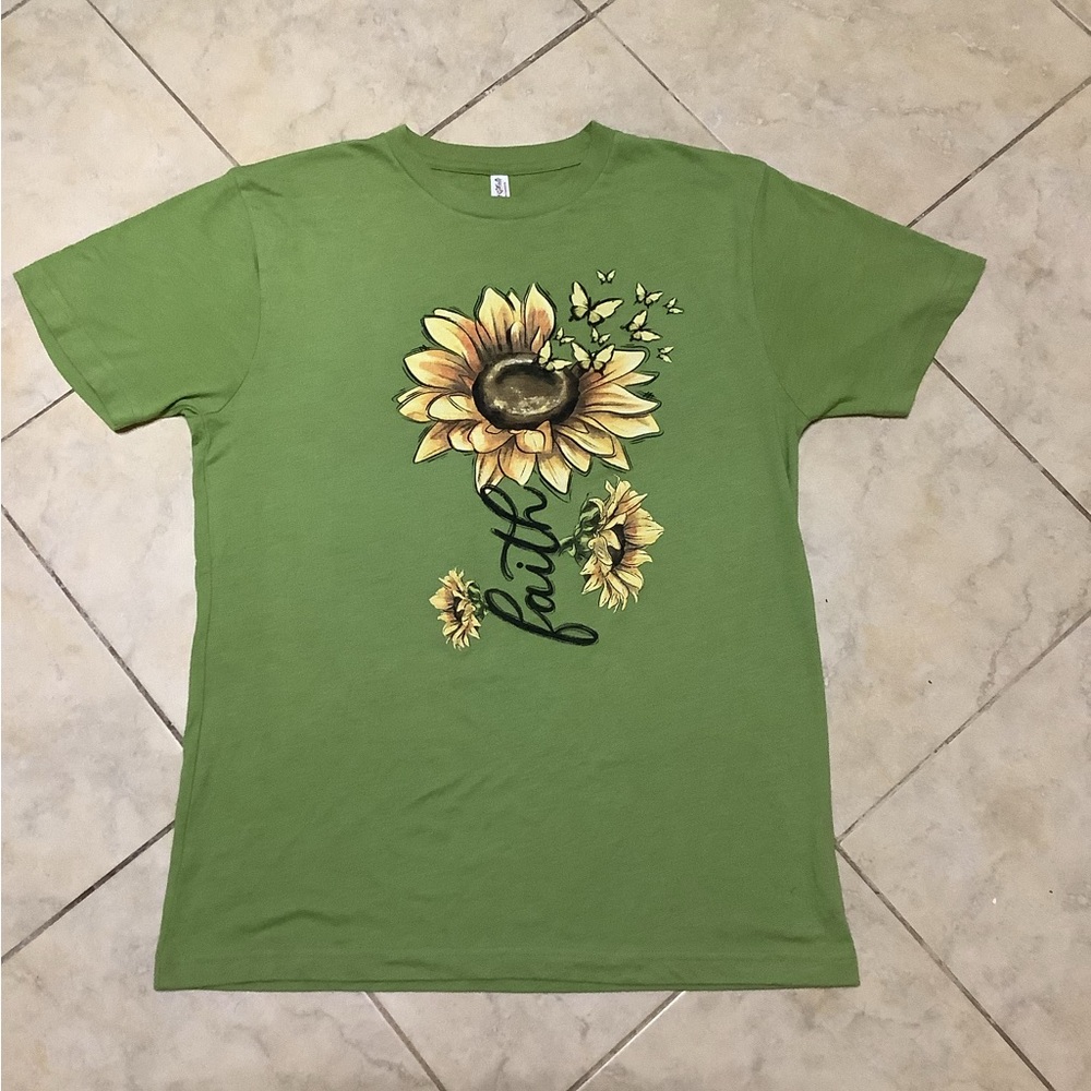 Women’s love in faith T-shirt - Picture 3 of 5